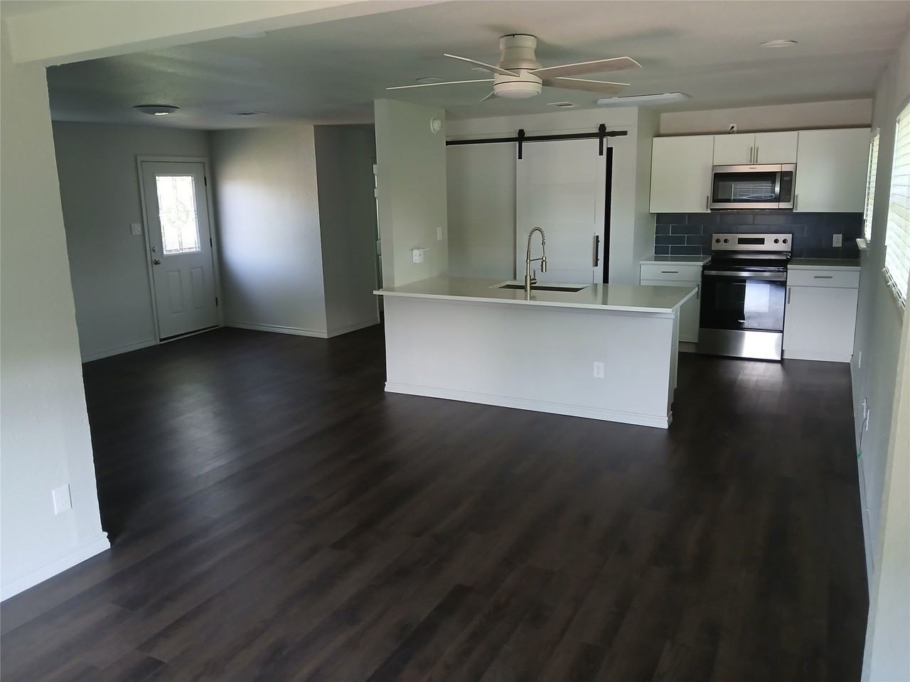 242 Autumn Wood Trl - Photo 7 of 27