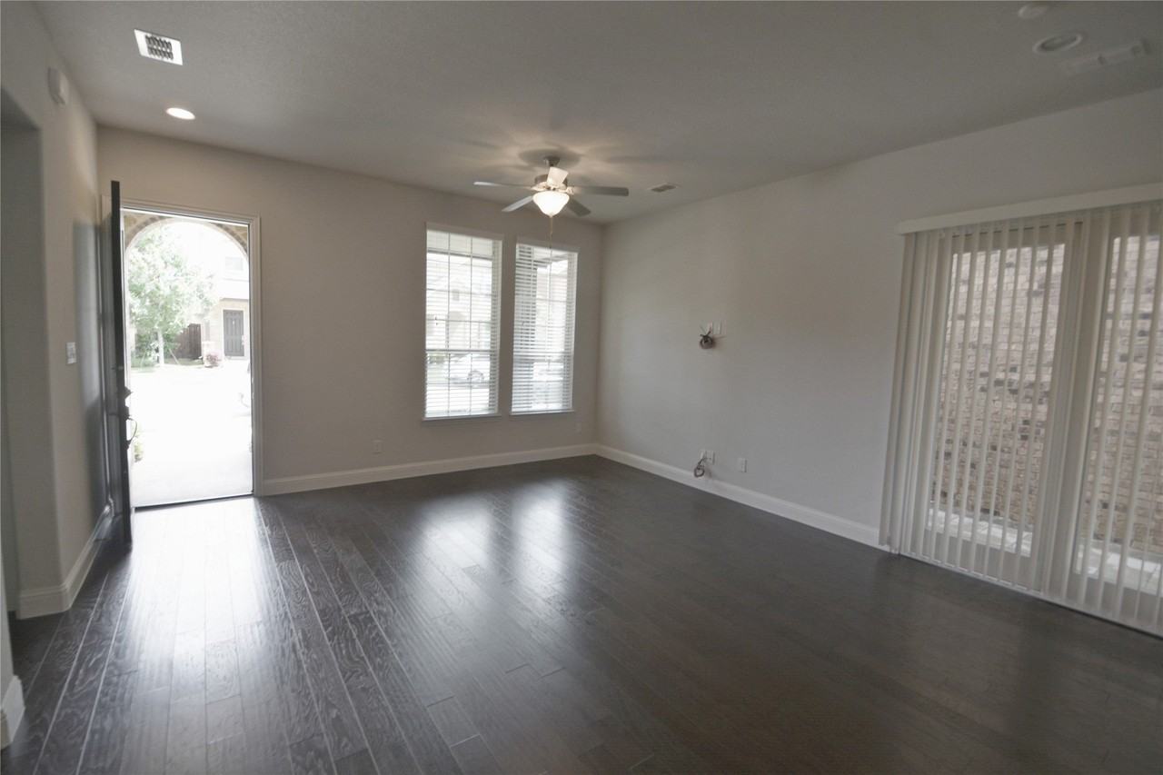 607 Ansley Way - Photo 4 of 27