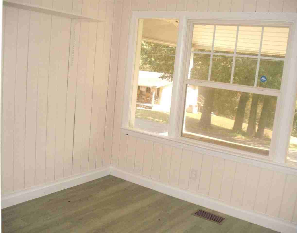 505 Pine St Sw - Photo 2 of 5