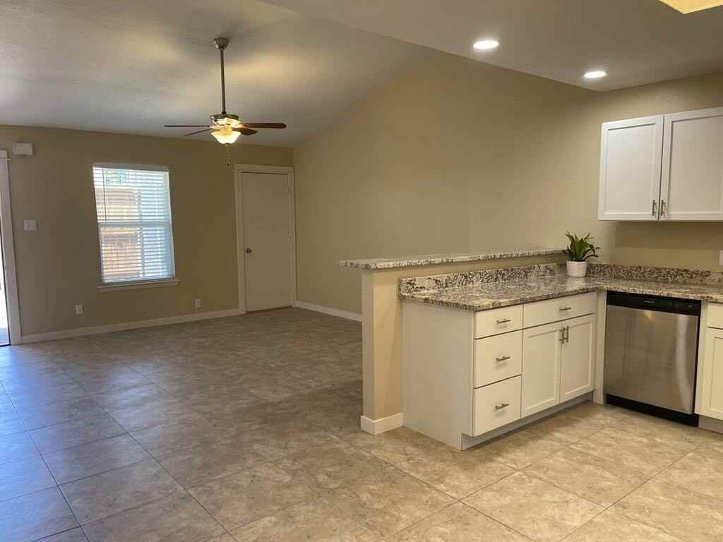 119 N Glenwood Dr #D - Photo 2 of 18