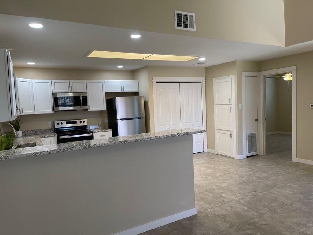 119 N Glenwood Dr #D - Photo 4 of 18
