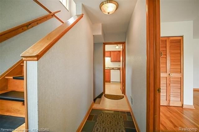 475 N Harvey St - Photo 4 of 23