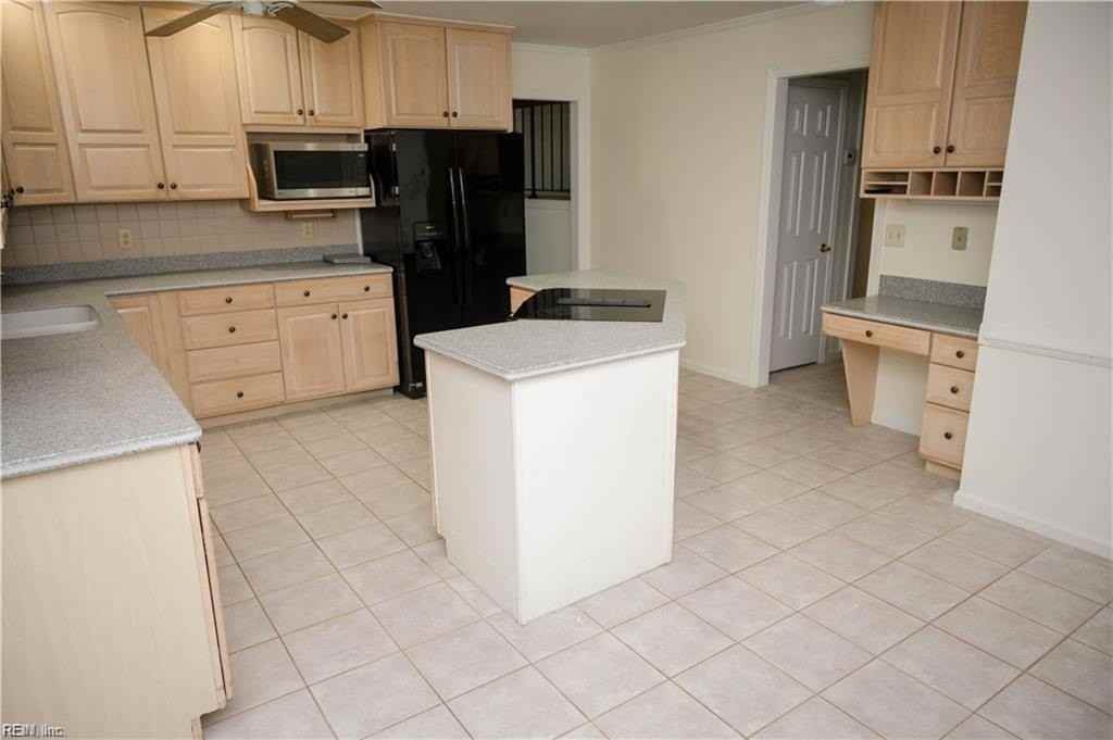 1028 Camino Real S - Photo 7 of 35