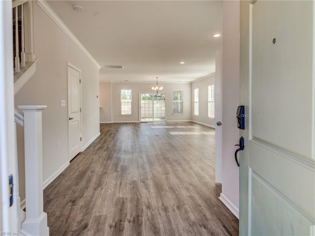 355 Middleton Way - Photo 4 of 42