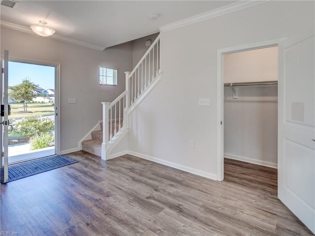 355 Middleton Way - Photo 7 of 42