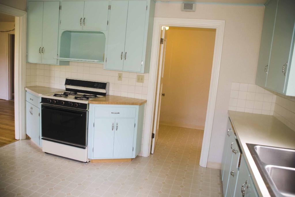 3030 Coolidge Dr - Photo 2 of 12