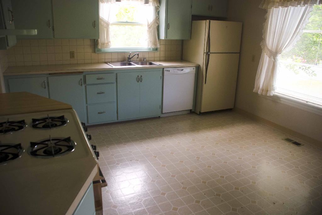 3030 Coolidge Dr - Photo 3 of 12