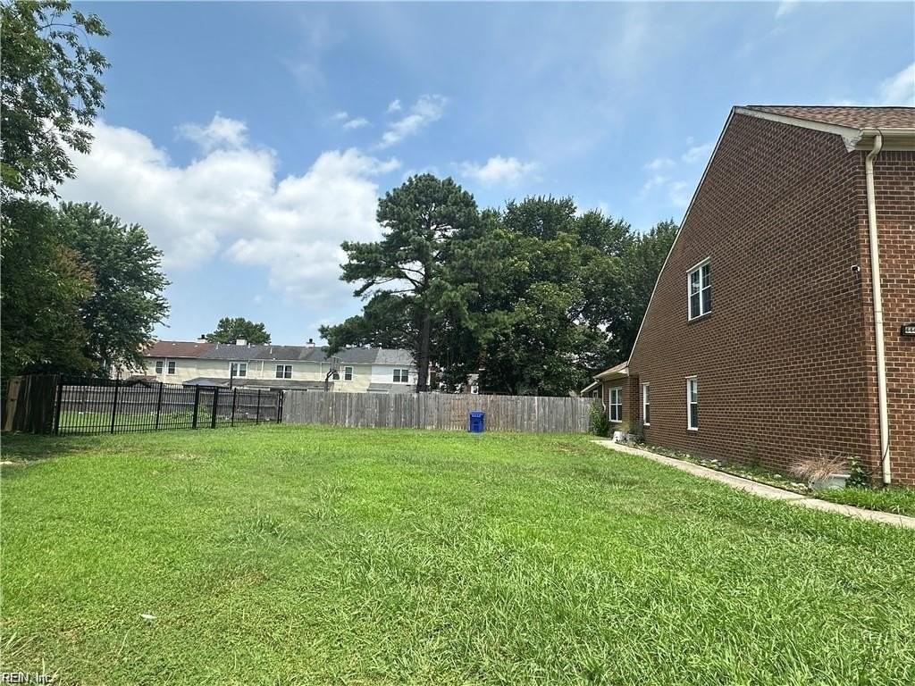 4447 Rivermill Ct - Photo 3 of 24