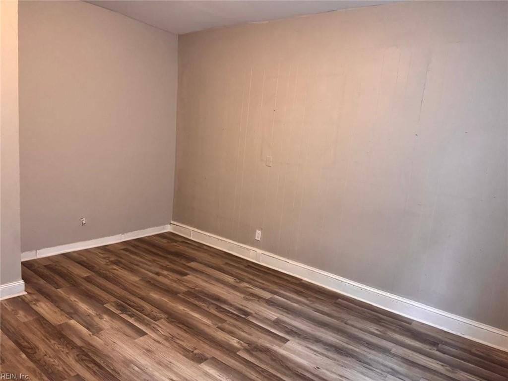 165 Webster Ave #3 - Photo 3 of 10