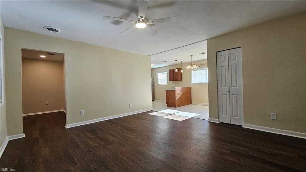 700 Lynch Ln - Photo 3 of 14