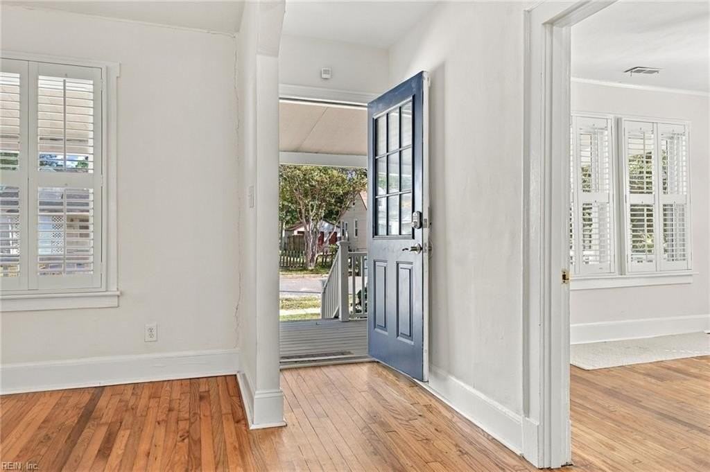 305 Lenox Ave - Photo 6 of 41
