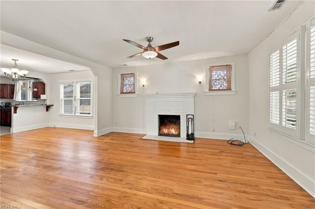 305 Lenox Ave - Photo 7 of 41