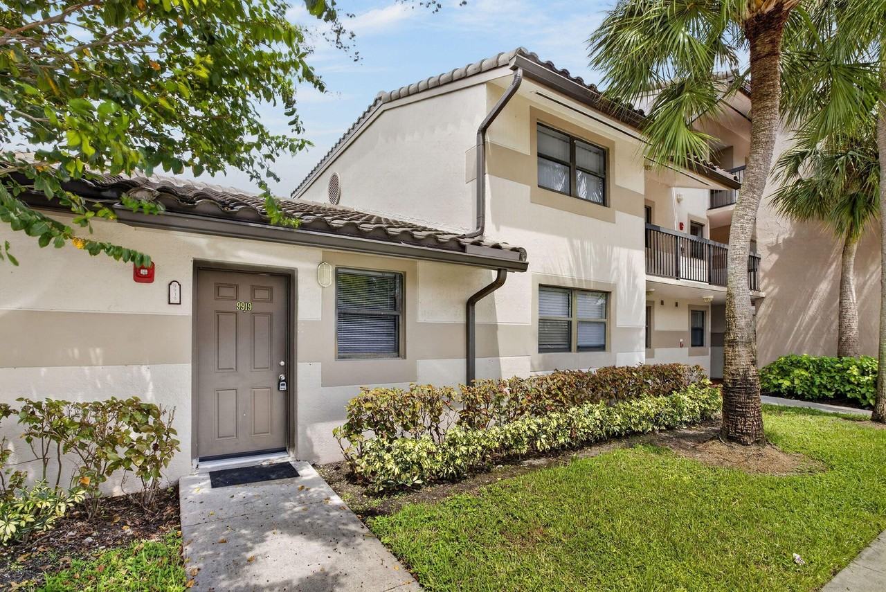9919 Nob Hill Ct #9919 - Photo 2 of 31