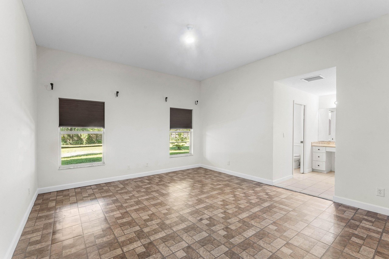 17837 32nd Ln N - Photo 5 of 47