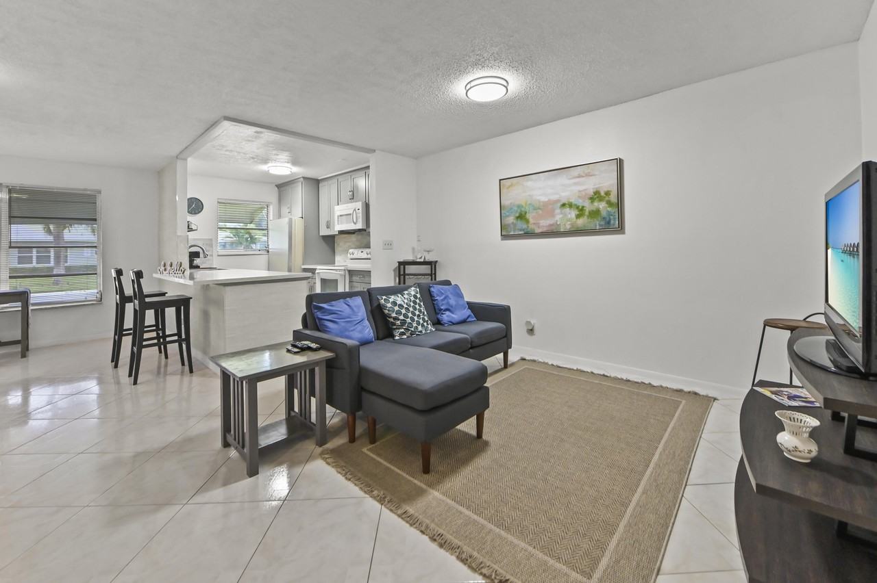 120 High Point Blvd #C - Photo 6 of 27