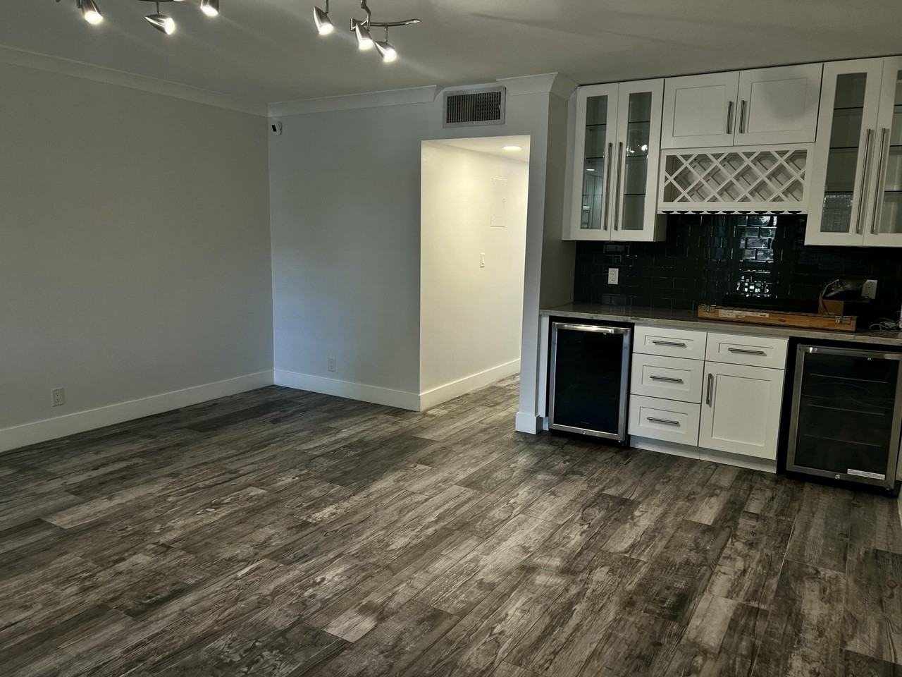 2800 Ne 14th Street Cswy #204 - Photo 6 of 37