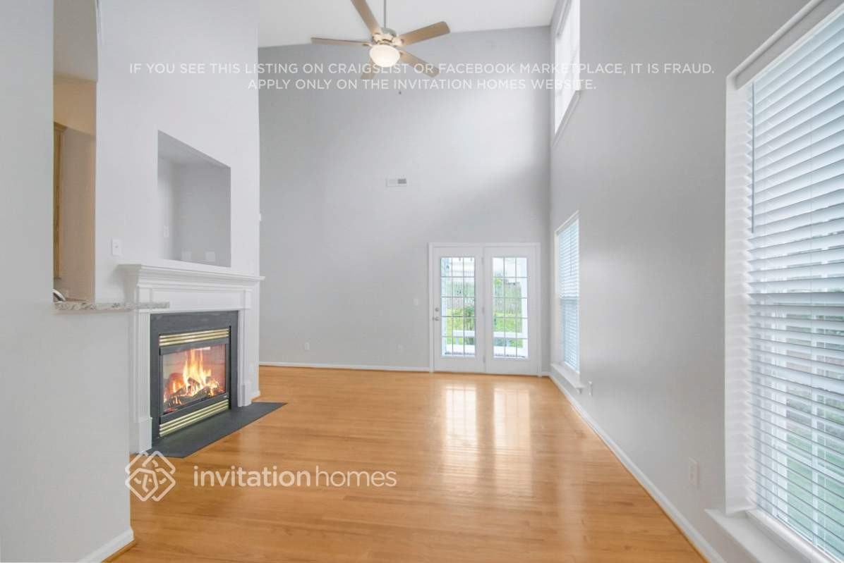 4925 Delta Lake Dr - Photo 4 of 26