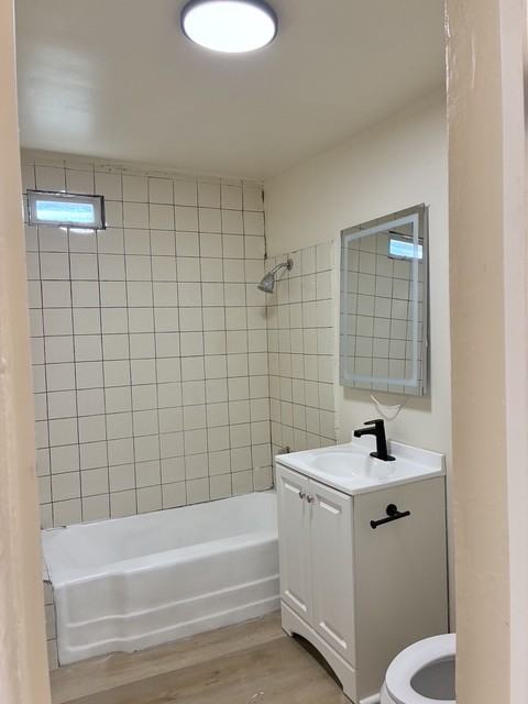623 W Clarke St #1 - Photo 4 of 7