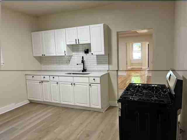 623 W Clarke St #1 - Photo 6 of 7