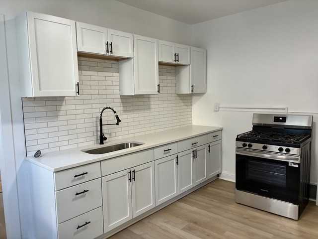 623 W Clarke St #2 - Photo 2 of 6