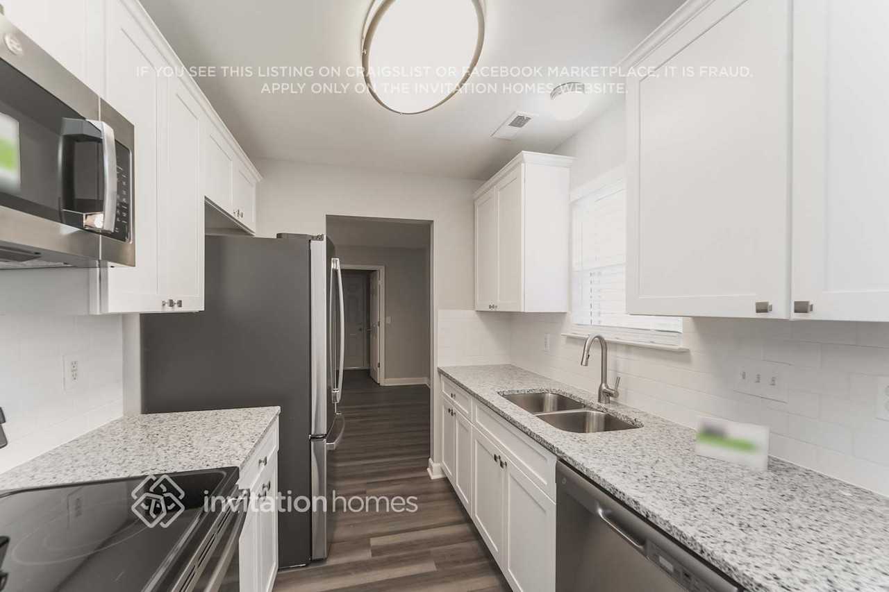 6104 Eisenhower Ln - Photo 6 of 18