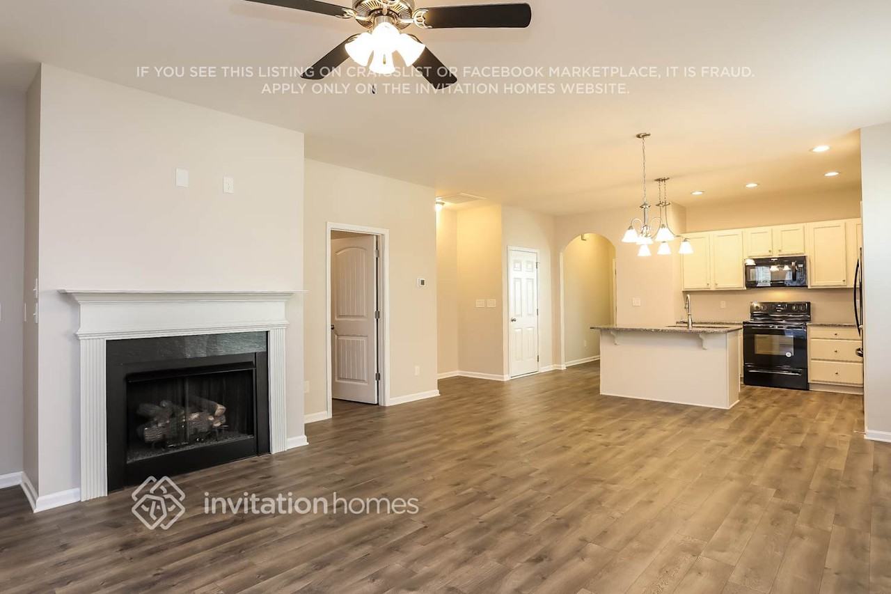 162 Crawford Pkwy - Photo 3 of 15
