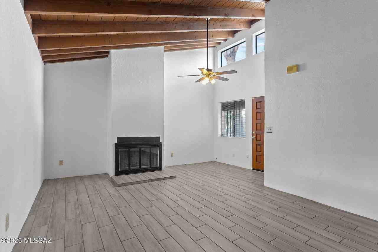 3132 E Presidio Rd - Photo 2 of 19