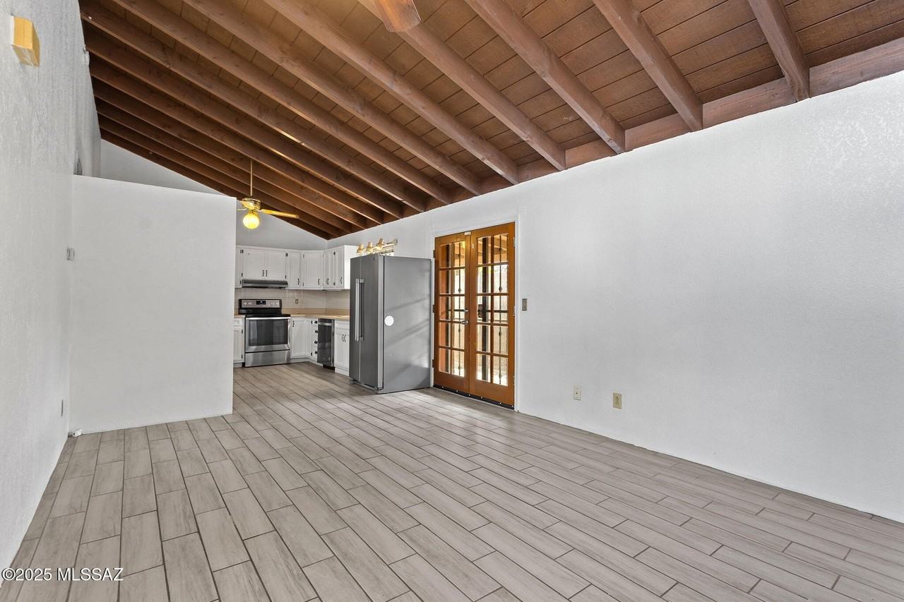 3132 E Presidio Rd - Photo 3 of 19