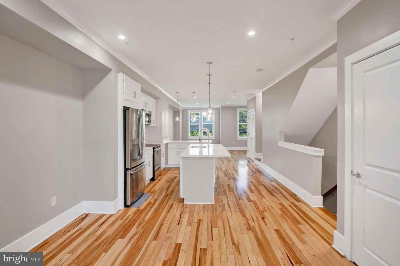 1618 26th Pl Se #2 - Photo 4 of 19