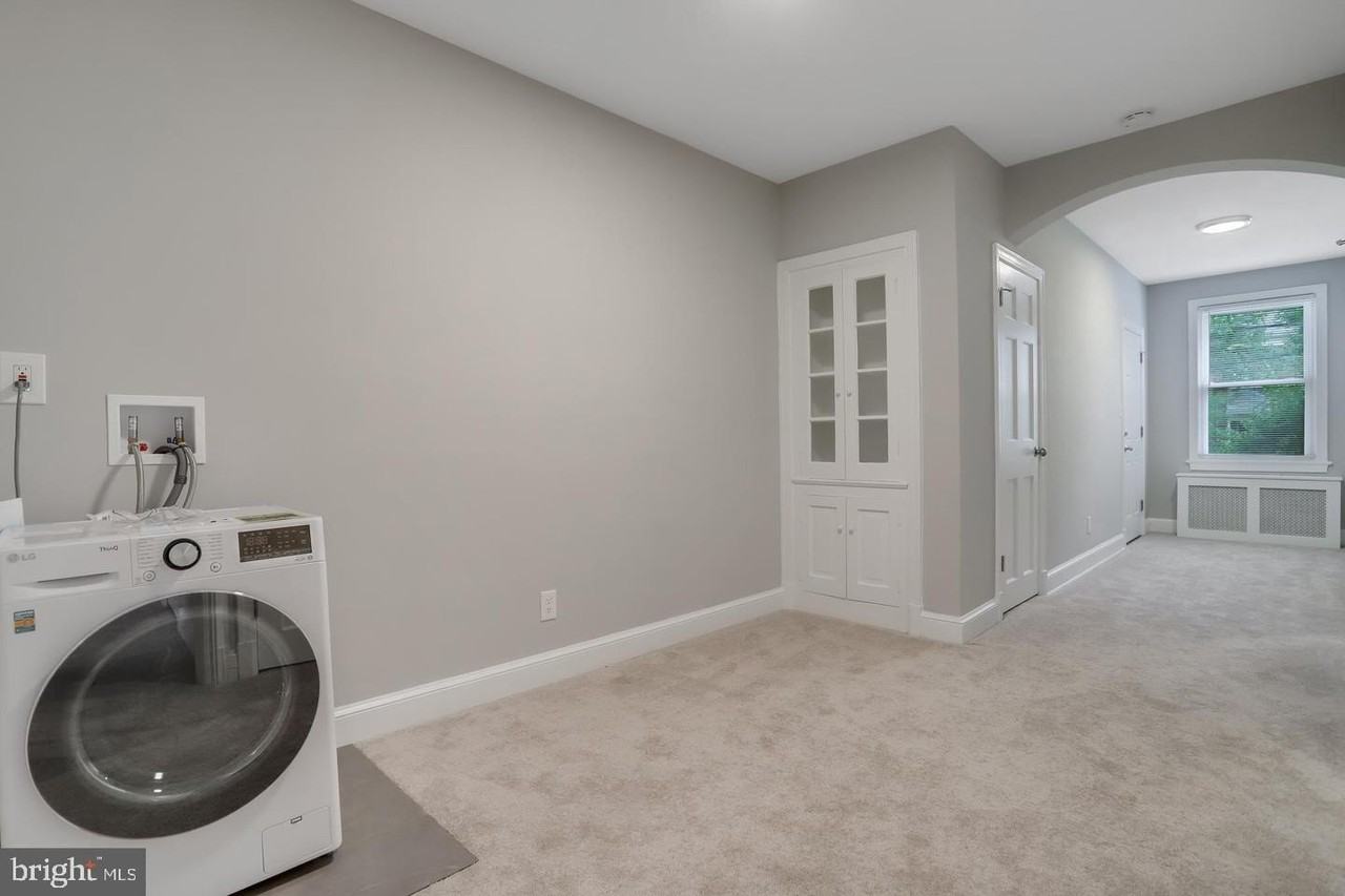 4020 8th St Ne #1 - Photo 2 of 9
