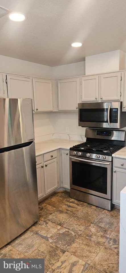 3559 Floating Leaf Ln #E302 - Photo 4 of 22