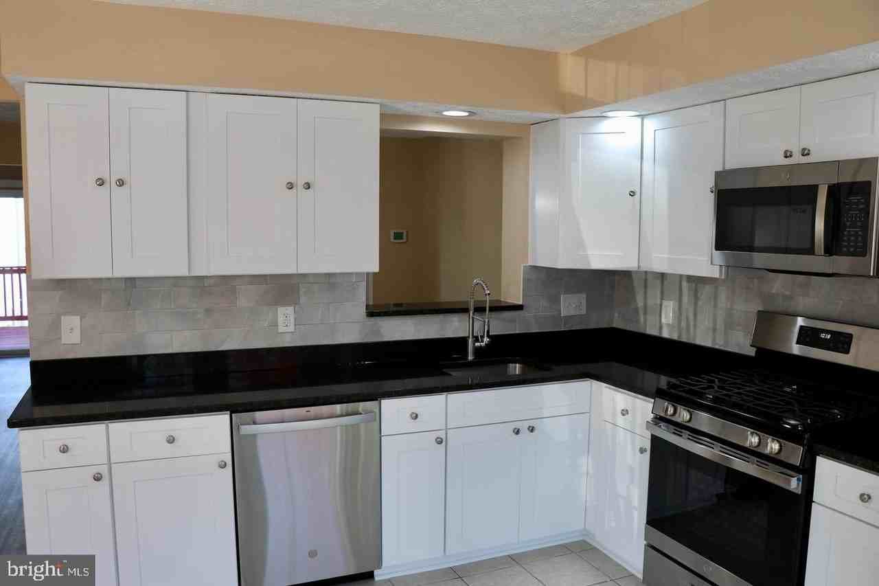 700 Dayspring Dr - Photo 4 of 17