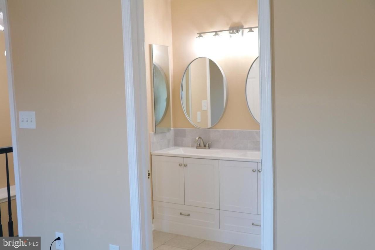 700 Dayspring Dr - Photo 7 of 17