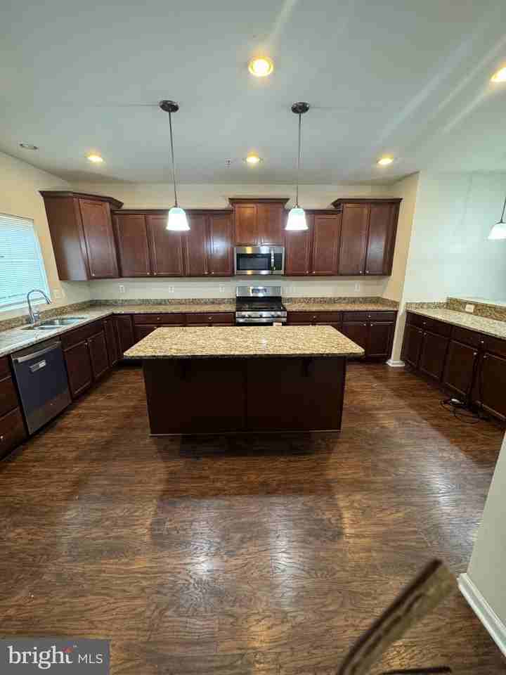 7478 Tanyard Knoll Ln - Photo 3 of 43