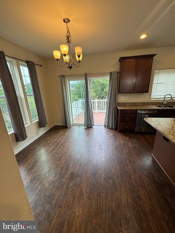 7478 Tanyard Knoll Ln - Photo 4 of 43