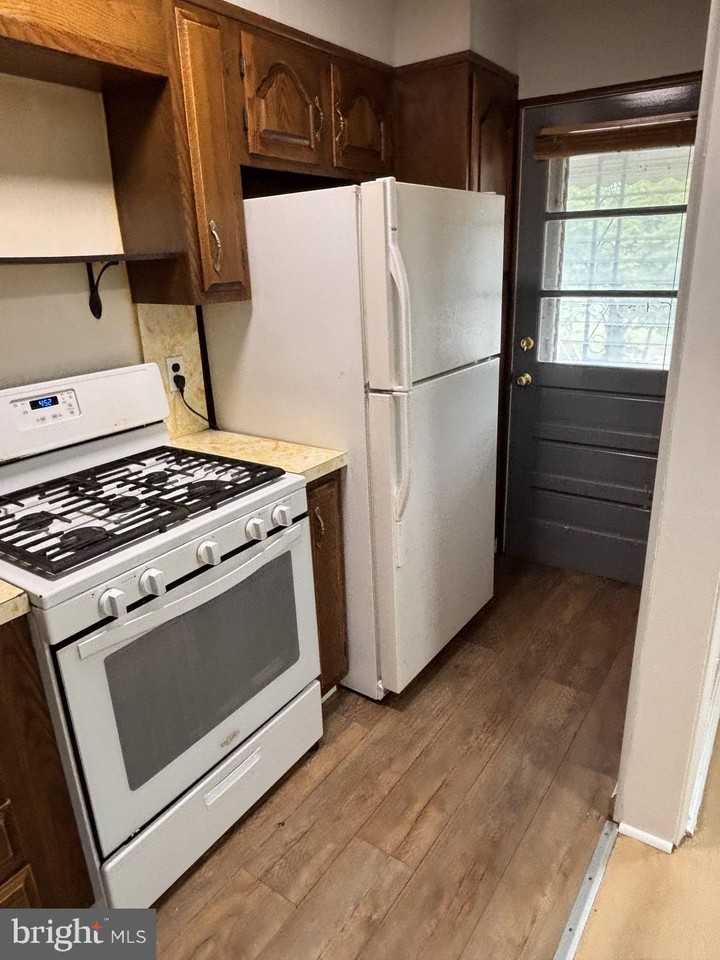 1723 Malvern St - Photo 5 of 13