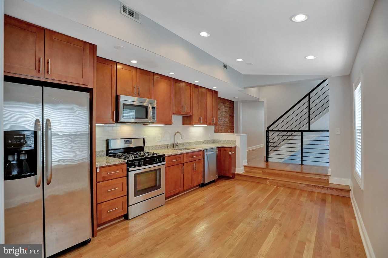 2127 E Lombard St #2 - Photo 3 of 23