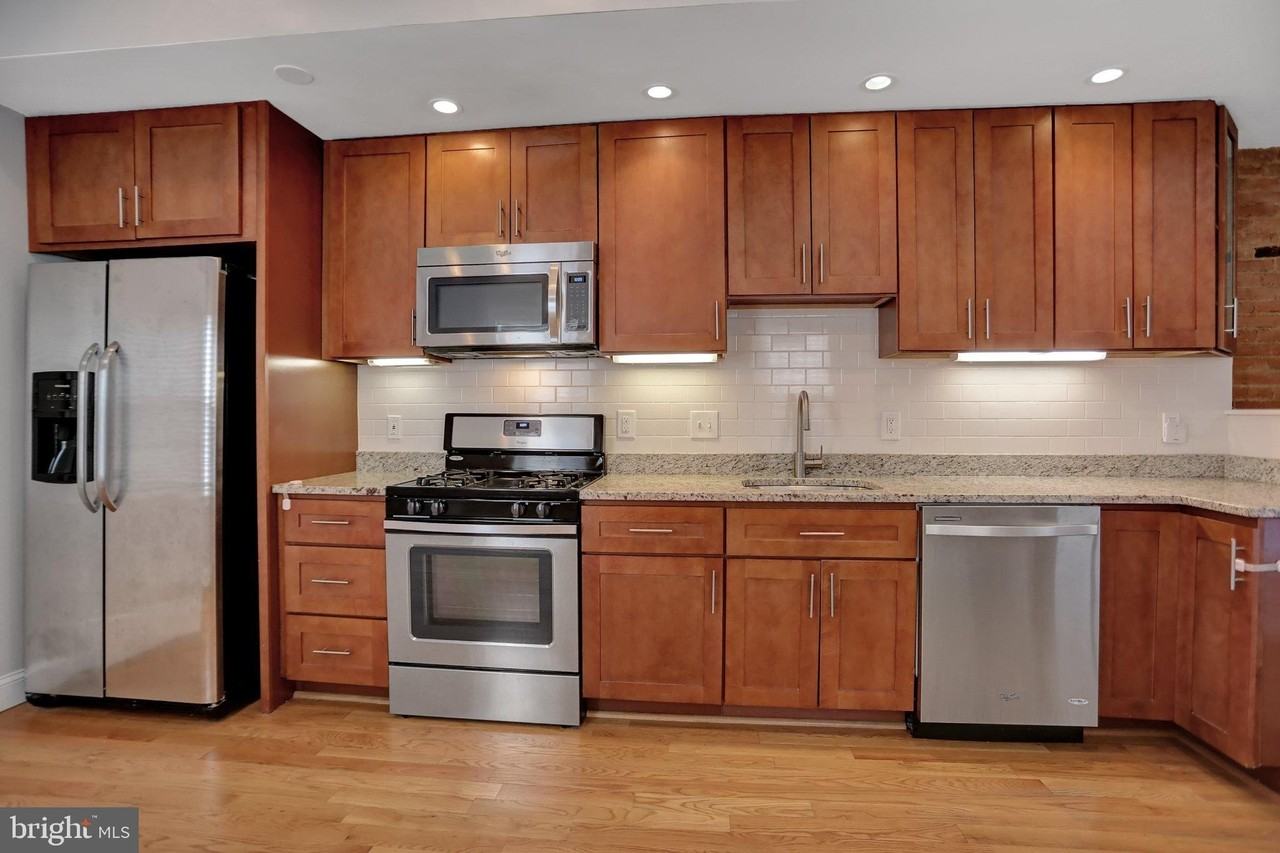2127 E Lombard St #2 - Photo 4 of 23