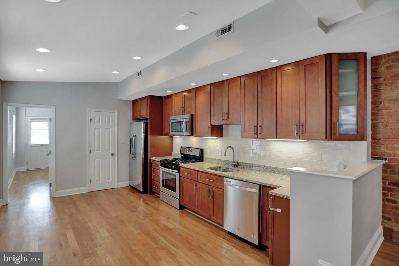 2127 E Lombard St #2 - Photo 5 of 23