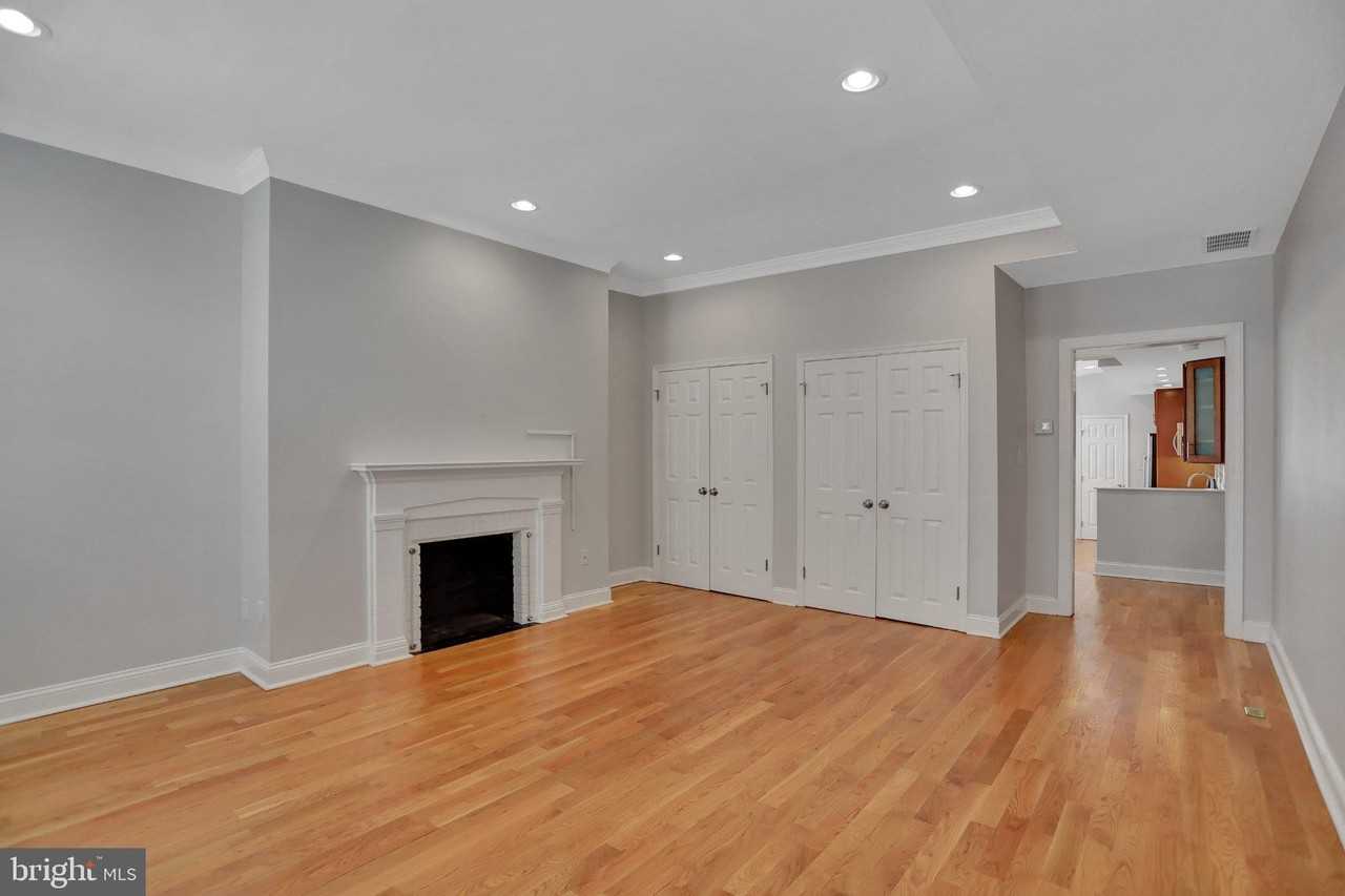 2127 E Lombard St #2 - Photo 6 of 23
