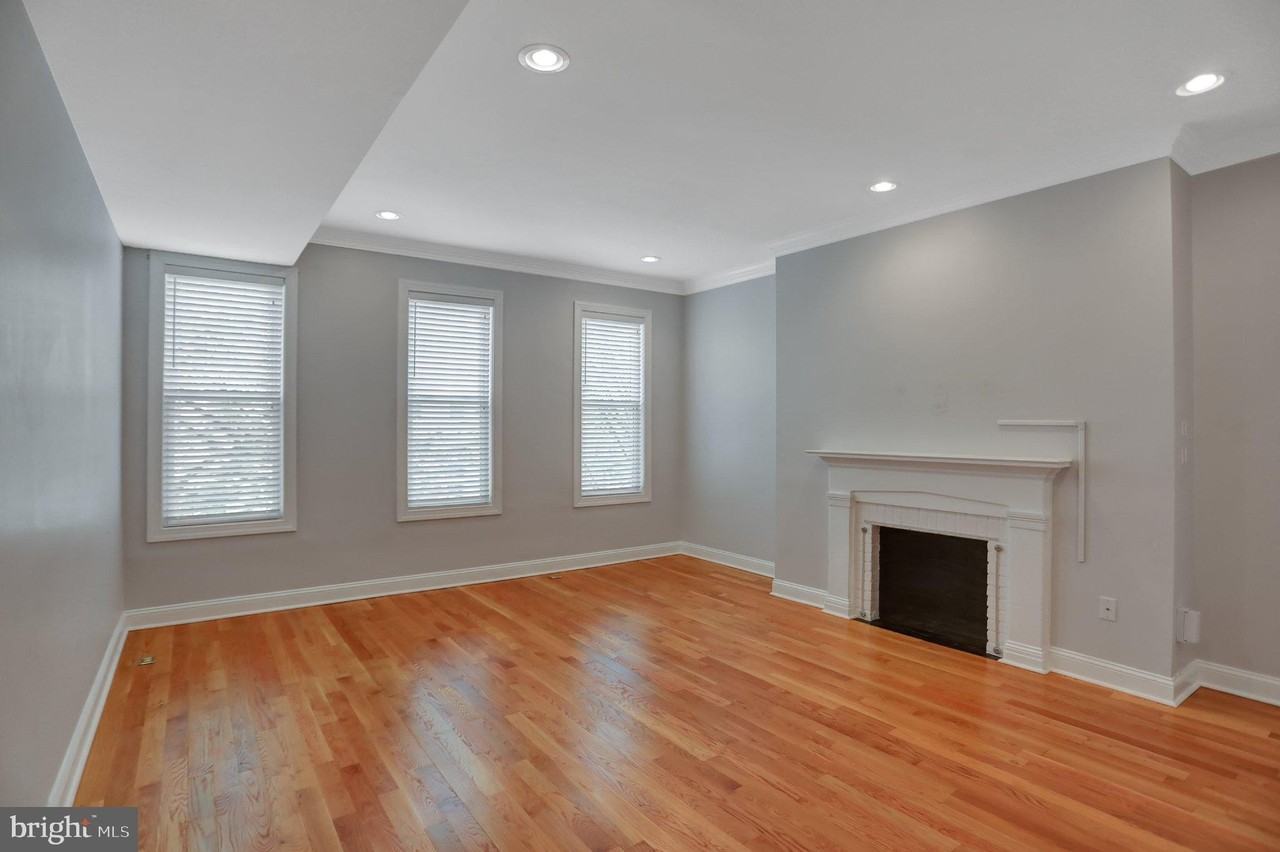 2127 E Lombard St #2 - Photo 7 of 23