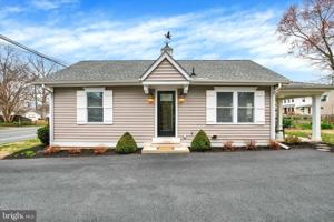 featured image of 1711 Wilson Point Rd
