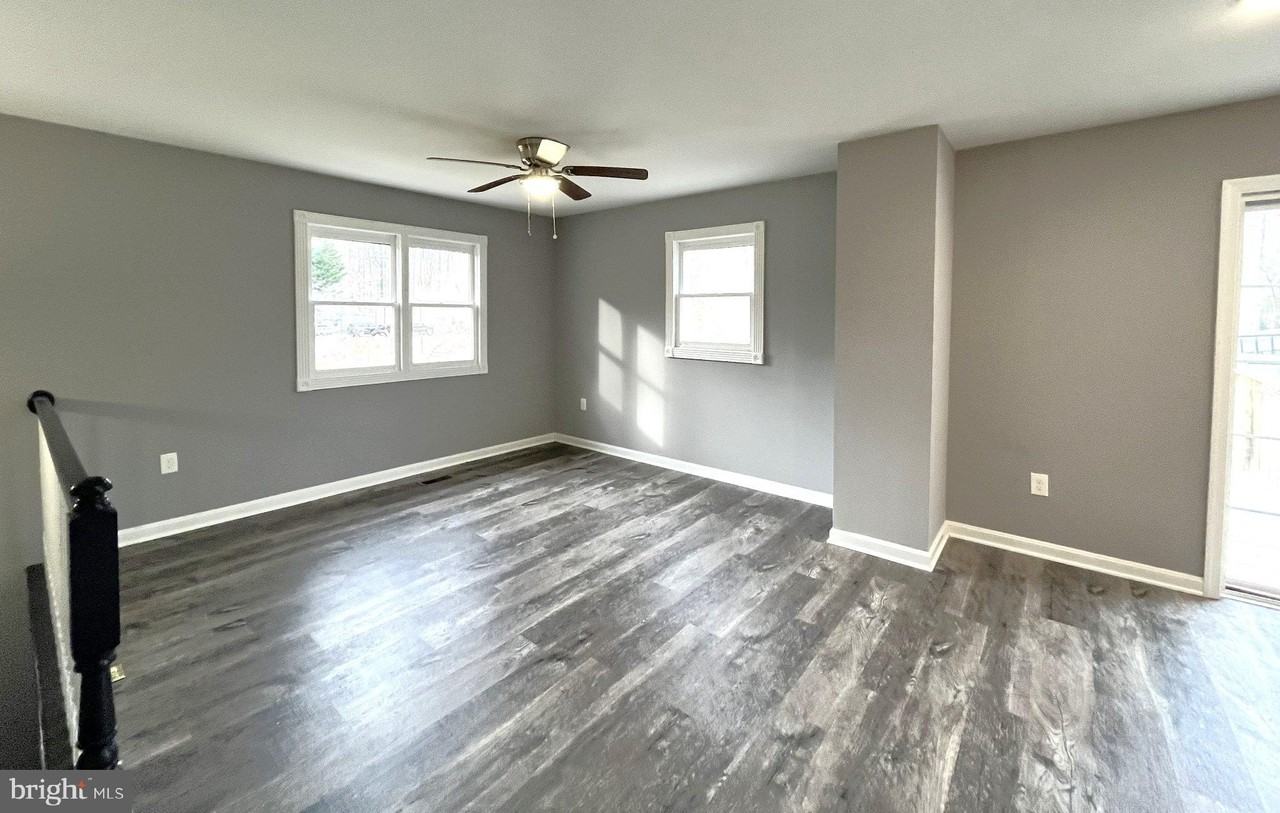 2015 Walnut Rd - Photo 4 of 20