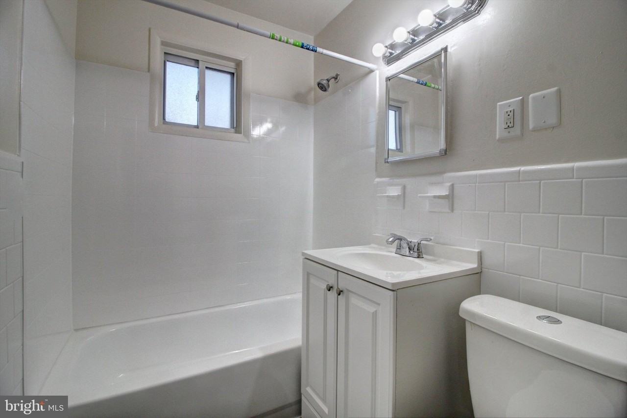 9 E 15th St #21 - Photo 4 of 11