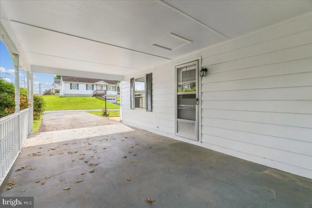 809 E D St - Photo 5 of 37