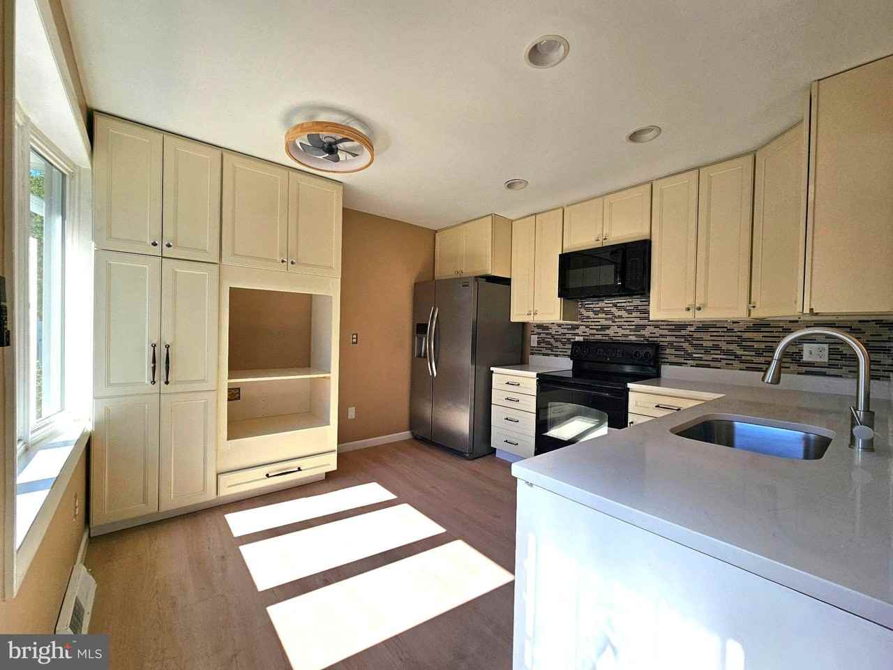 9905 Frederick Rd - Photo 4 of 39