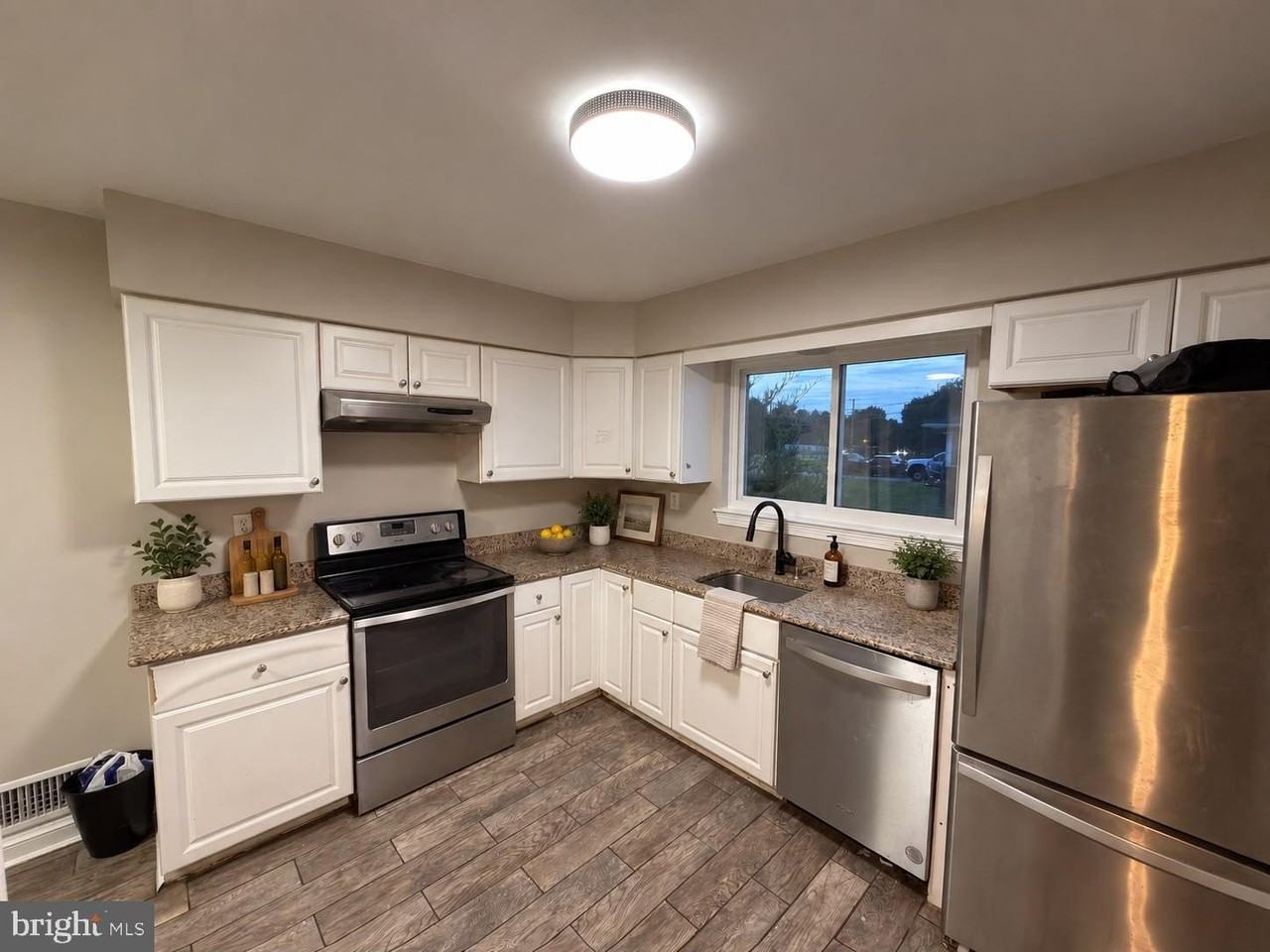 3130 Spencerville Rd - Photo 3 of 12
