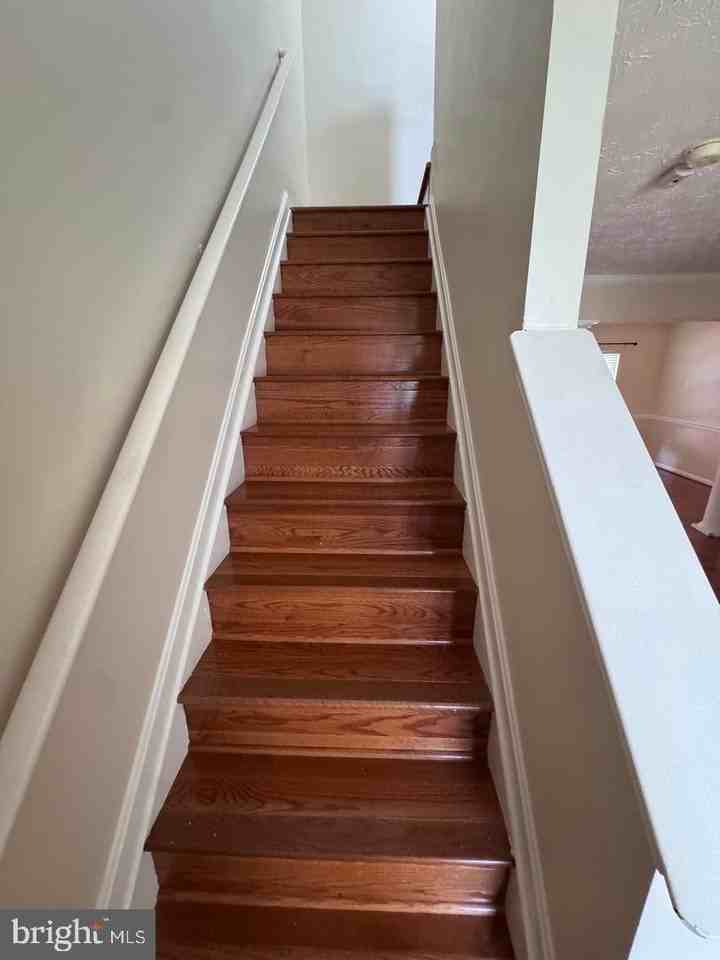 9805 Doubletree Ter - Photo 6 of 23