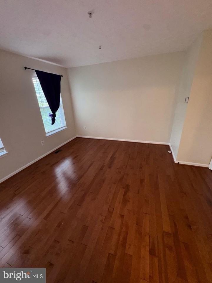 9805 Doubletree Ter - Photo 7 of 23