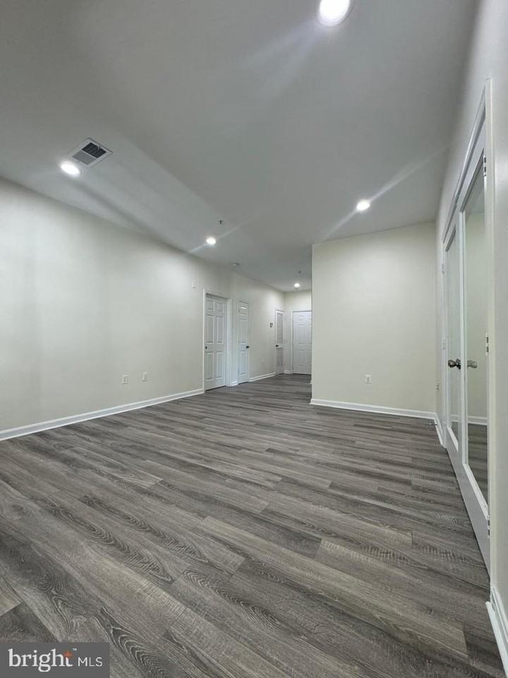 15607 Everglade Ln #B203 - Photo 4 of 11